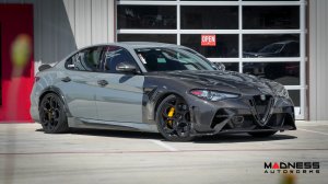 Alfa Romeo Giulia GTAm Style Front Fenders - Carbon Fiber - Raw Finish